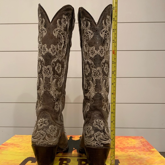 Corral, distressed brown Embroidery/Studs cowboy boots. Special Edition - Picture 5 of 8